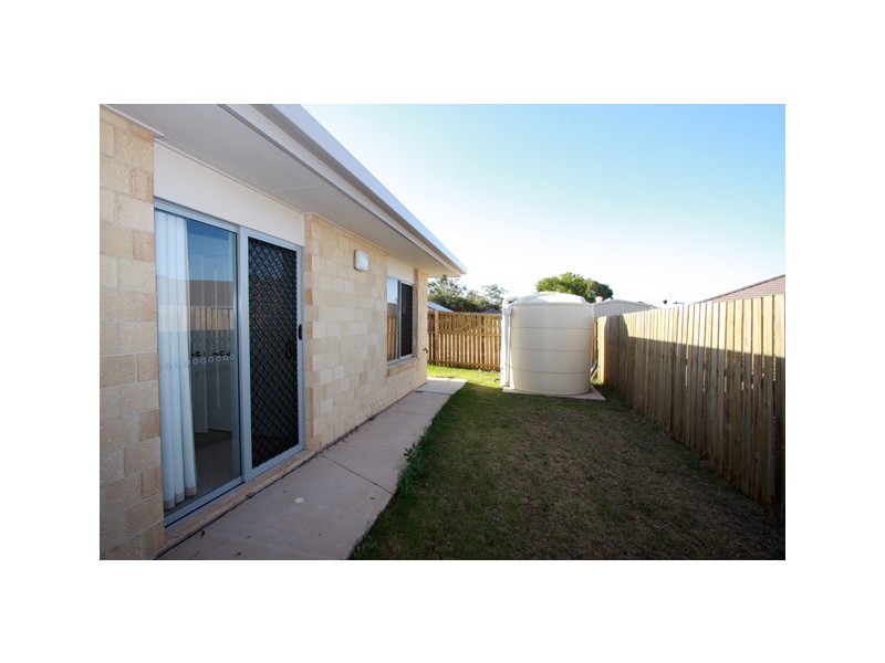 9 Stringybark Dr, Urangan QLD 4655