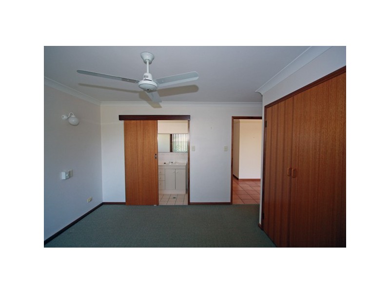 1 Greenway Dr, Pialba QLD 4655