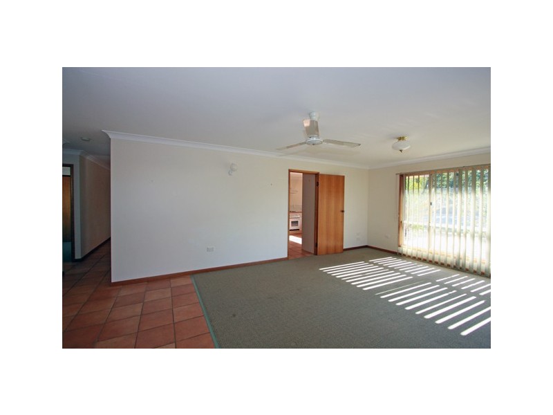 1 Greenway Dr, Pialba QLD 4655