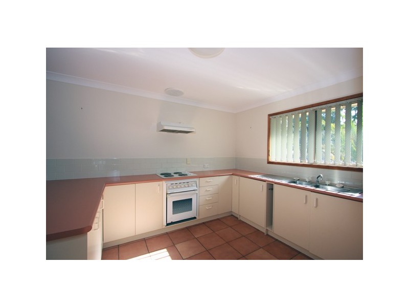 1 Greenway Dr, Pialba QLD 4655