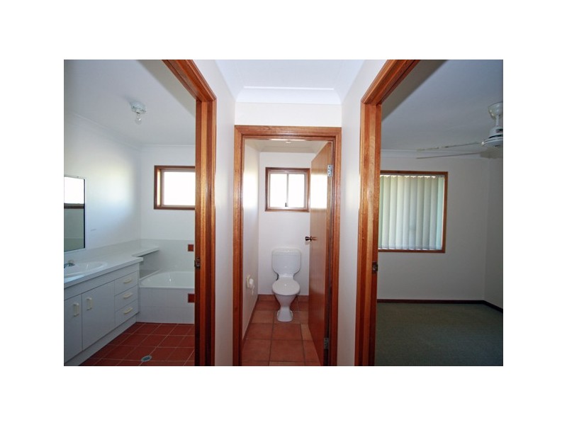 1 Greenway Dr, Pialba QLD 4655