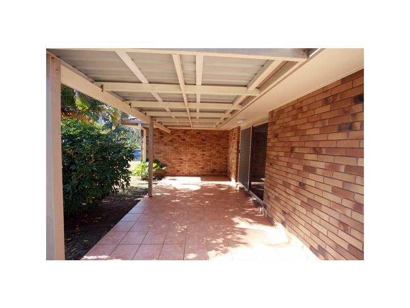 1 Greenway Dr, Pialba QLD 4655