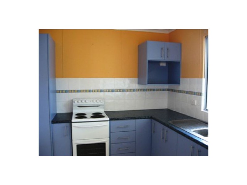 27 Mayfair Street, Point Vernon QLD 4655