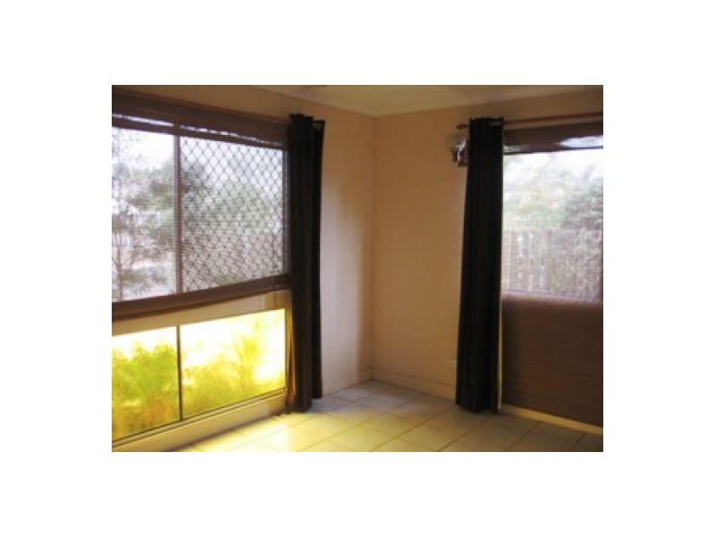 27 Mayfair Street, Point Vernon QLD 4655