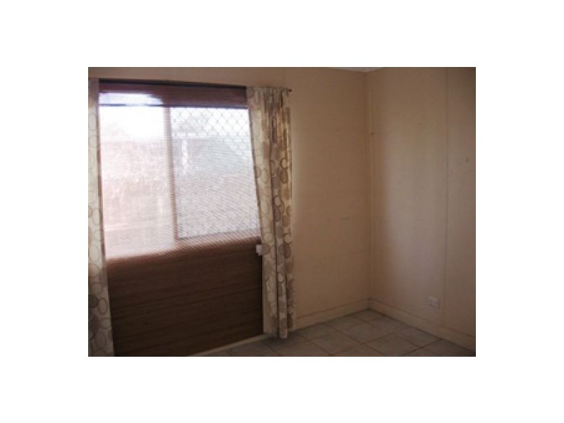 27 Mayfair Street, Point Vernon QLD 4655