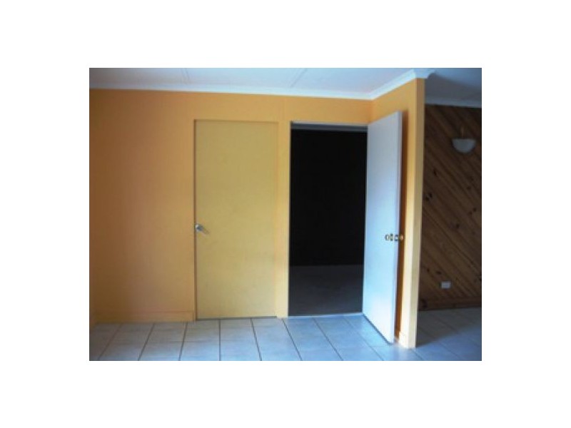 27 Mayfair Street, Point Vernon QLD 4655