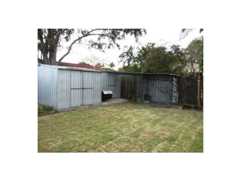 27 Mayfair Street, Point Vernon QLD 4655