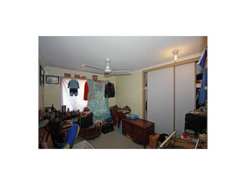 11 Owen Cr, Urangan QLD 4655