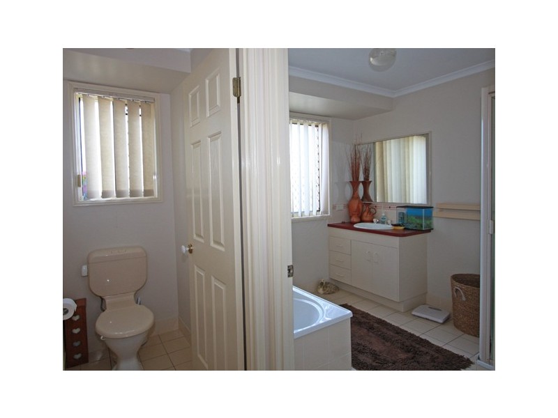 15 Thornbill Dr, Eli Waters QLD 4655