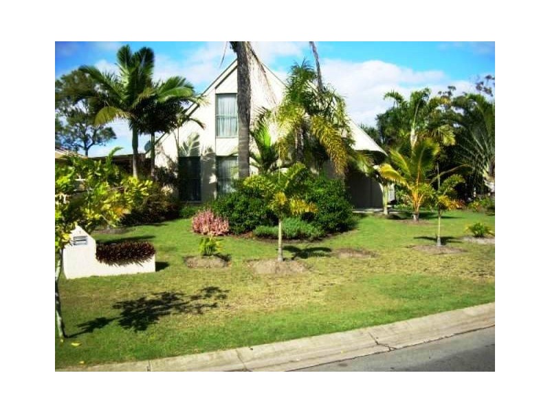 1 Whimbrel Grove, Eli Waters QLD 4655