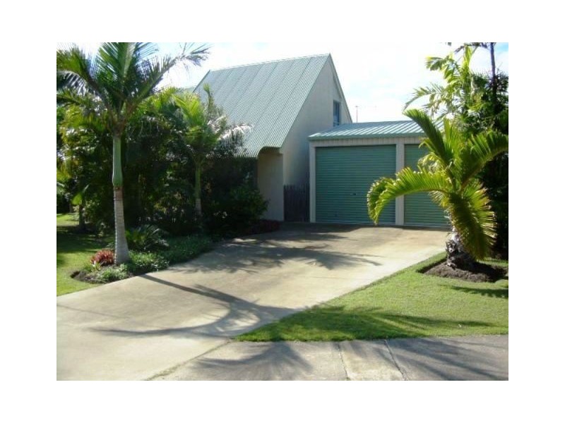 1 Whimbrel Grove, Eli Waters QLD 4655