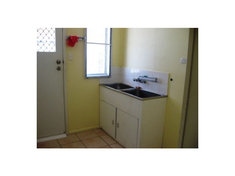 5 Barnstaple Street, Torquay QLD 4655