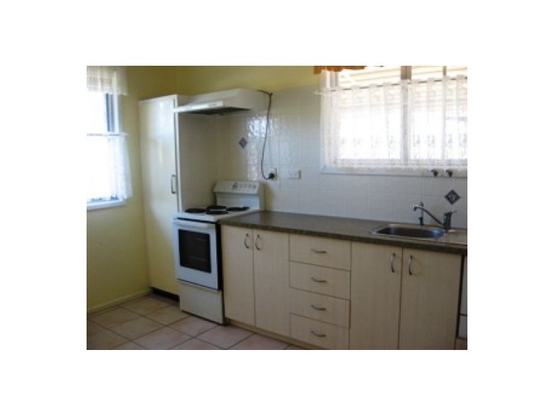 5 Barnstaple Street, Torquay QLD 4655