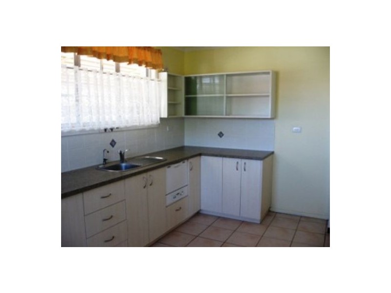 5 Barnstaple Street, Torquay QLD 4655