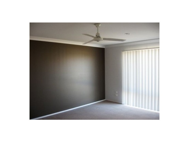 17 Earl St Vincent Circuit, Eli Waters QLD 4655