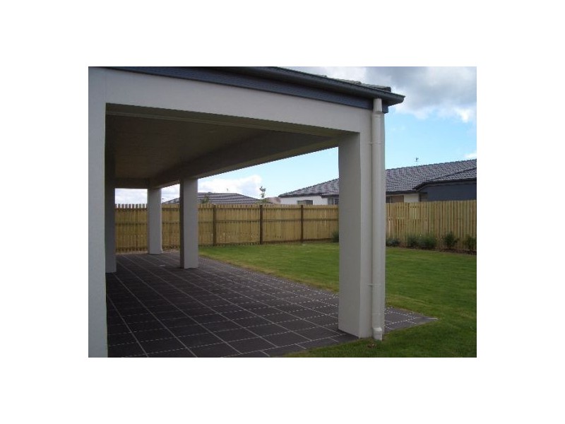 17 Earl St Vincent Circuit, Eli Waters QLD 4655