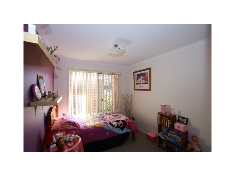 10 Moonstone Dr, Urangan QLD 4655
