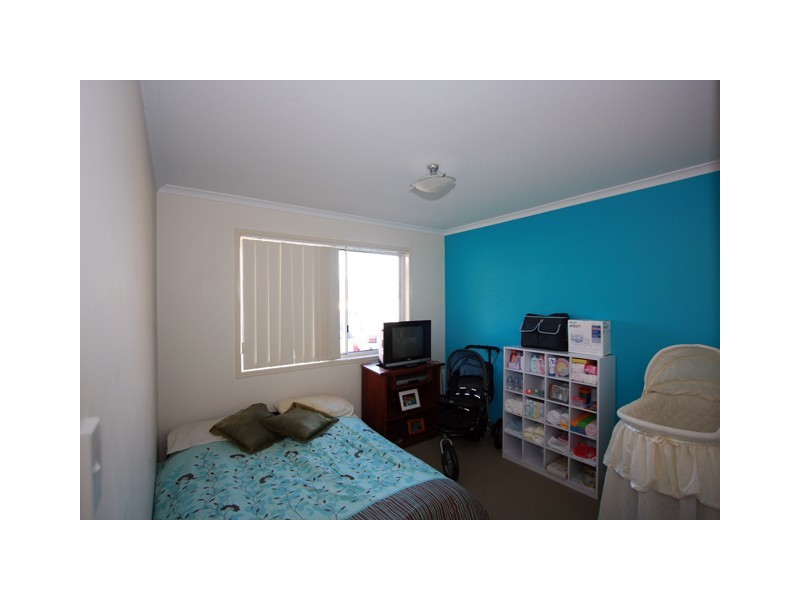 10 Moonstone Dr, Urangan QLD 4655