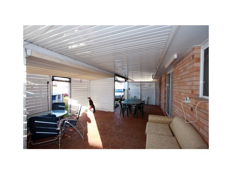10 Moonstone Dr, Urangan QLD 4655