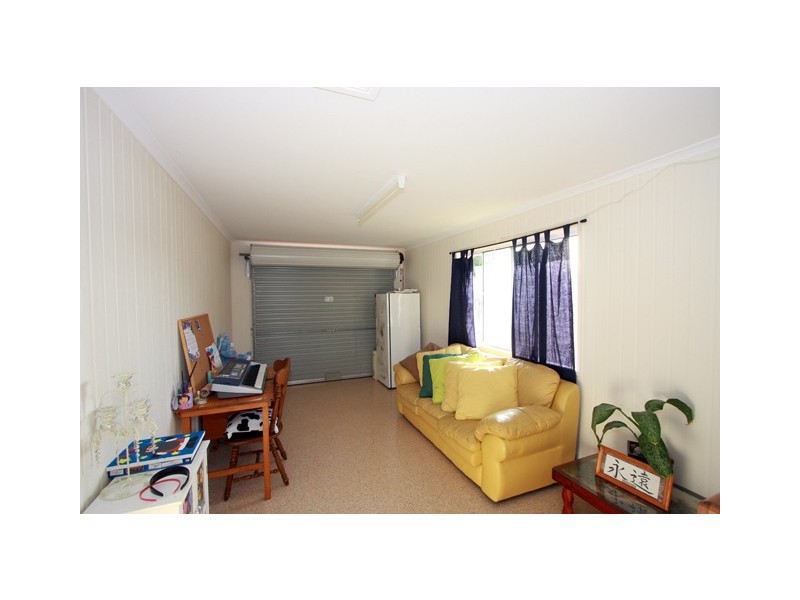 10 Moonstone Dr, Urangan QLD 4655