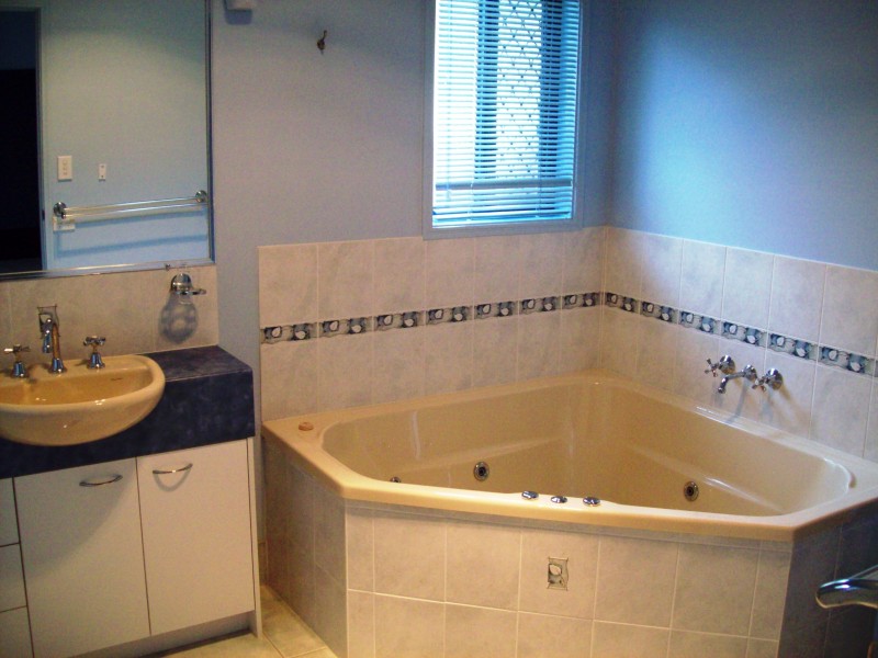 33-34 Elizabeth Street, Urangan QLD 4655