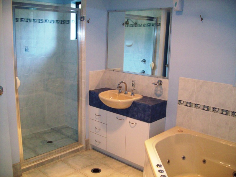 33-34 Elizabeth Street, Urangan QLD 4655