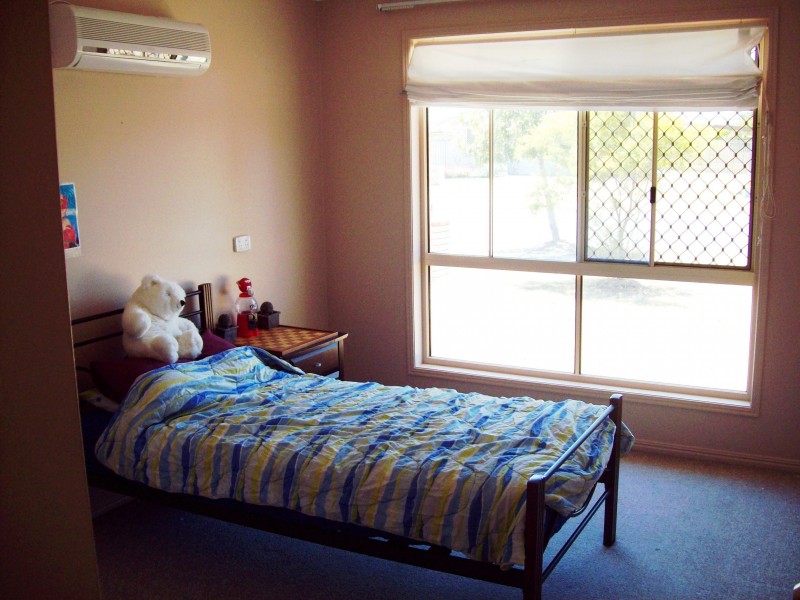 4 Spinnaker Drive, Point Vernon QLD 4655