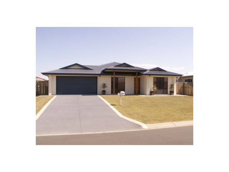 4 Fishburn WAy, Eli Waters QLD 4655