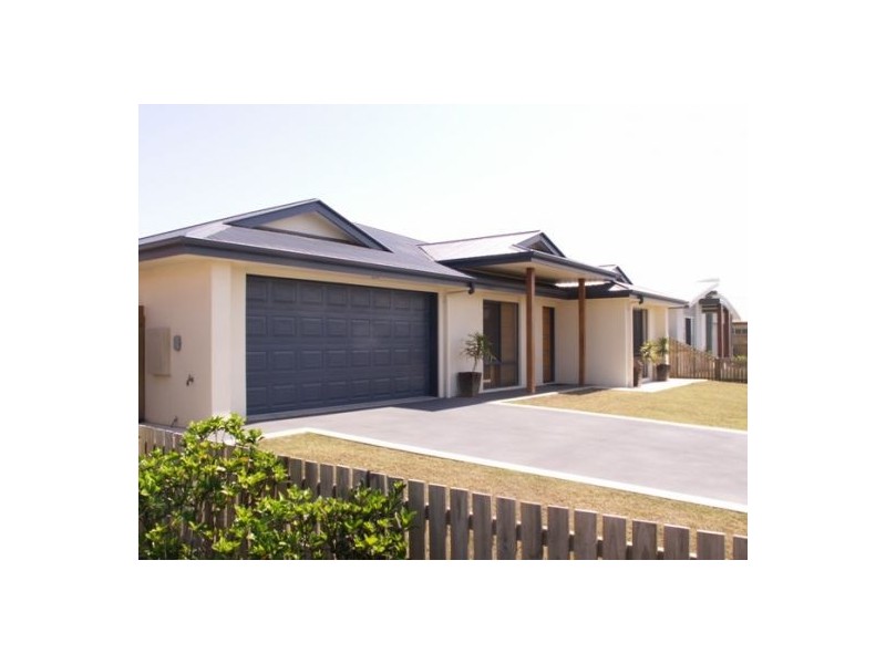 4 Fishburn WAy, Eli Waters QLD 4655