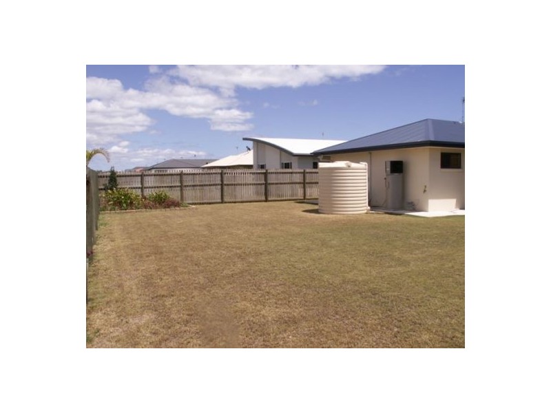 4 Fishburn WAy, Eli Waters QLD 4655