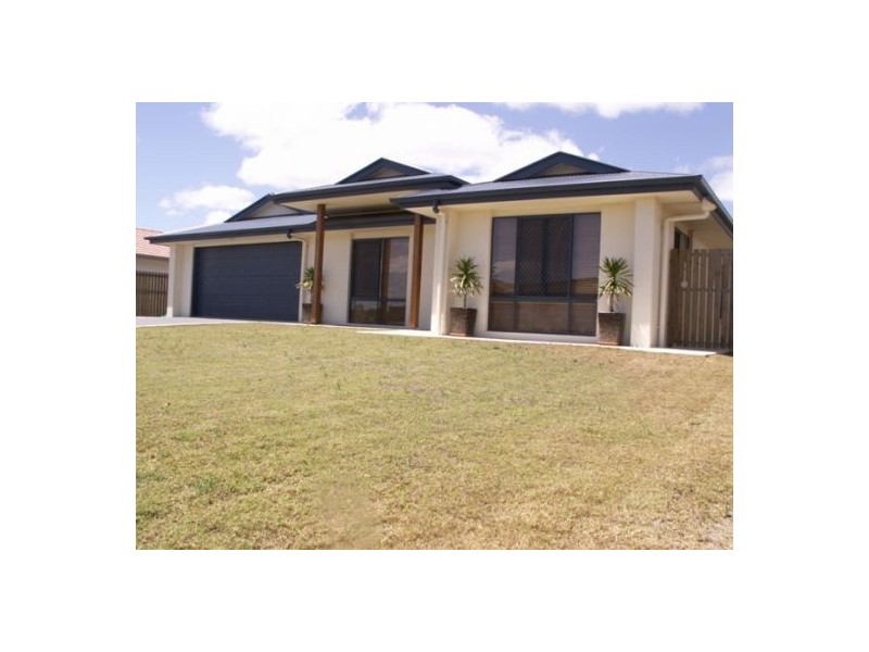 4 Fishburn WAy, Eli Waters QLD 4655