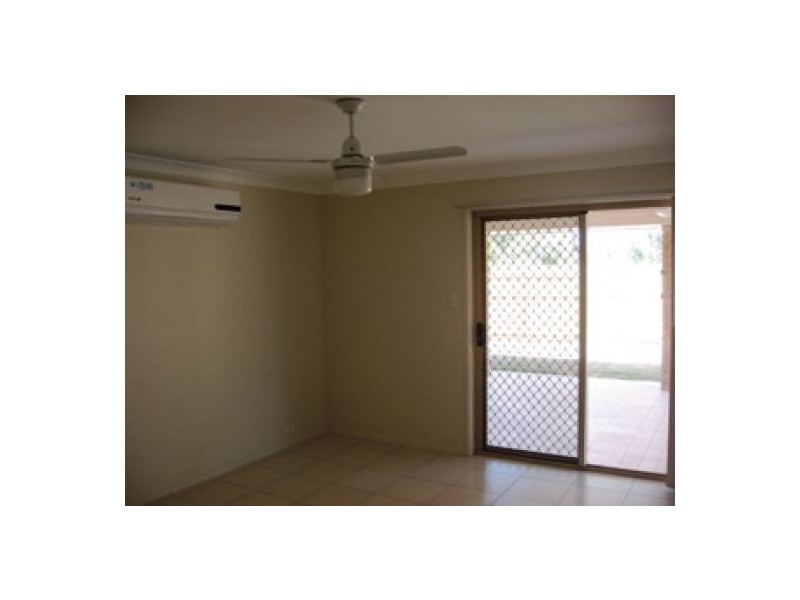 16 Peat Court, Nikenbah QLD 4655