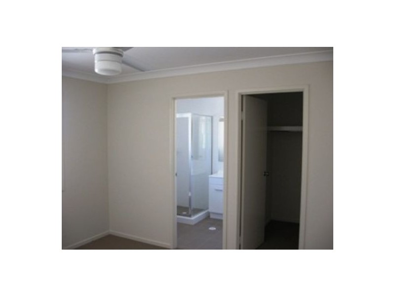 16 Peat Court, Nikenbah QLD 4655