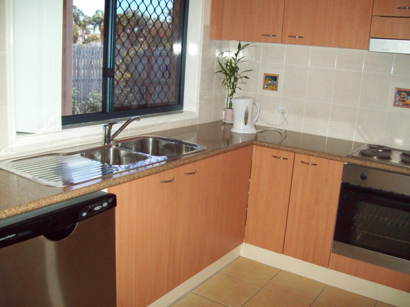 66-34 Elizabeth, Urangan QLD 4655
