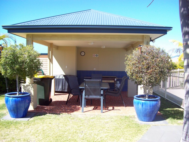 66-34 Elizabeth, Urangan QLD 4655