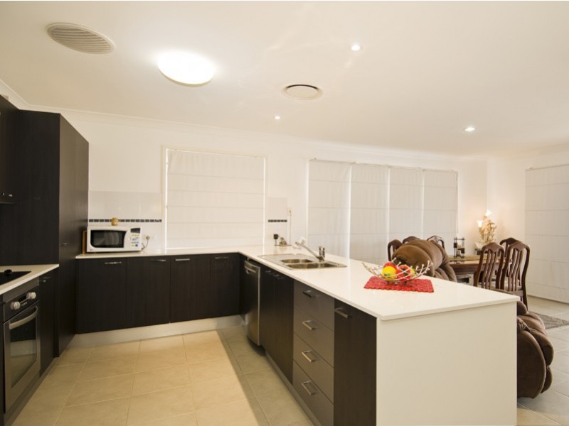 41 Earl St Vincent Cct, Eli Waters QLD 4655