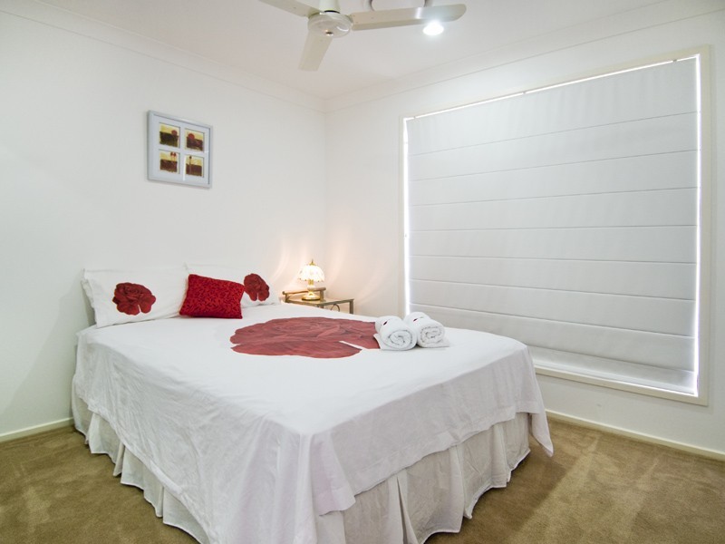 41 Earl St Vincent Cct, Eli Waters QLD 4655