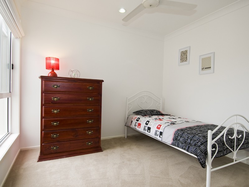 41 Earl St Vincent Cct, Eli Waters QLD 4655