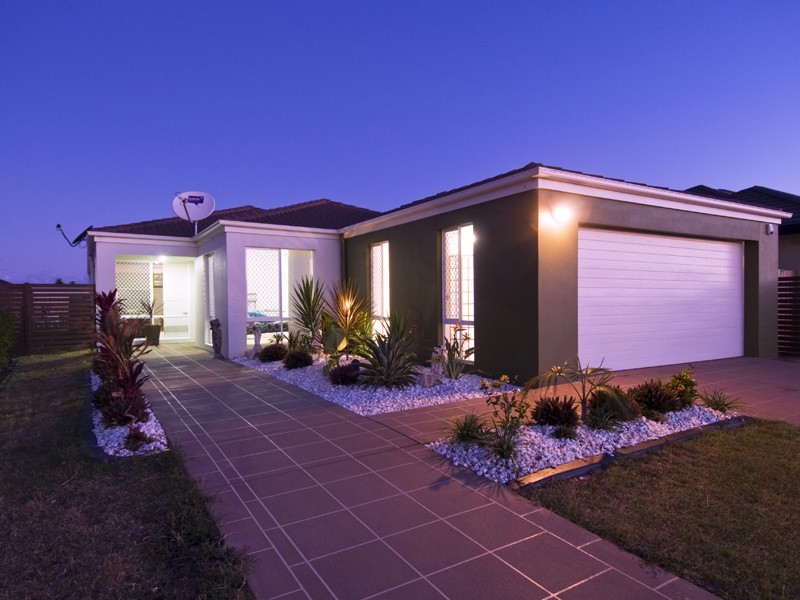 41 Earl St Vincent Cct, Eli Waters QLD 4655