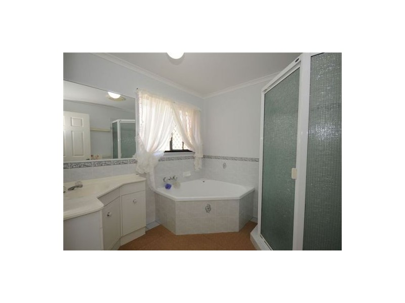 39 Haydn Drive, Kawungan QLD 4655