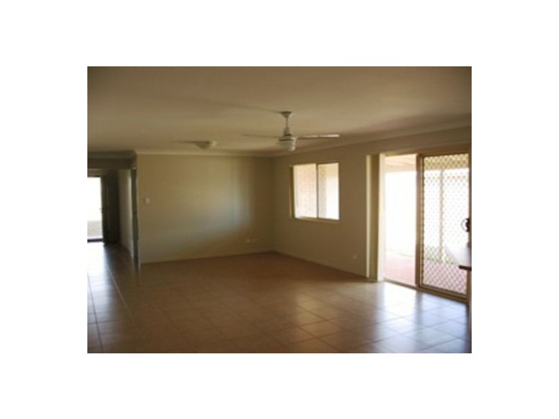 10 Steel Street, Wondunna QLD 4655