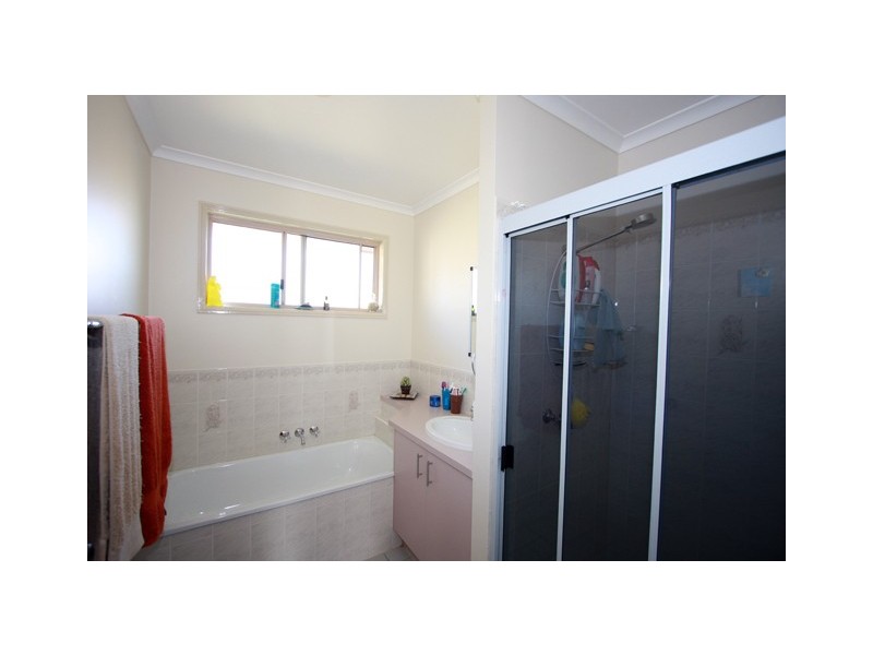 15 TOOHEY CT, Torquay QLD 4655