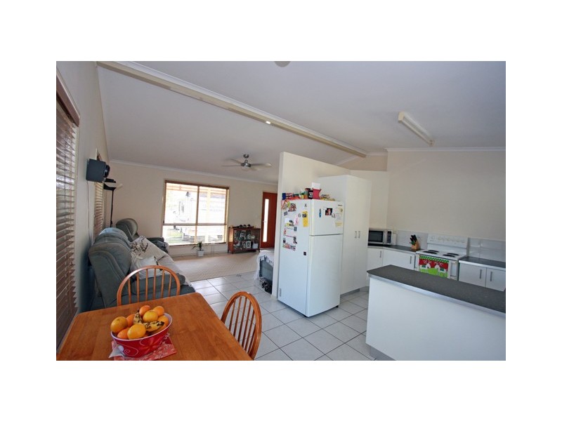 15 TOOHEY CT, Torquay QLD 4655