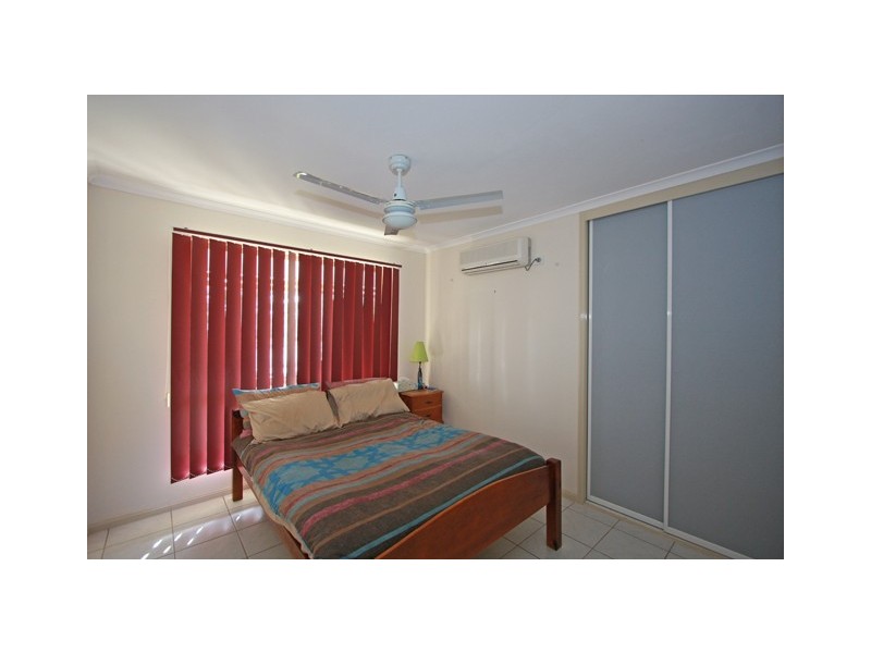 15 TOOHEY CT, Torquay QLD 4655