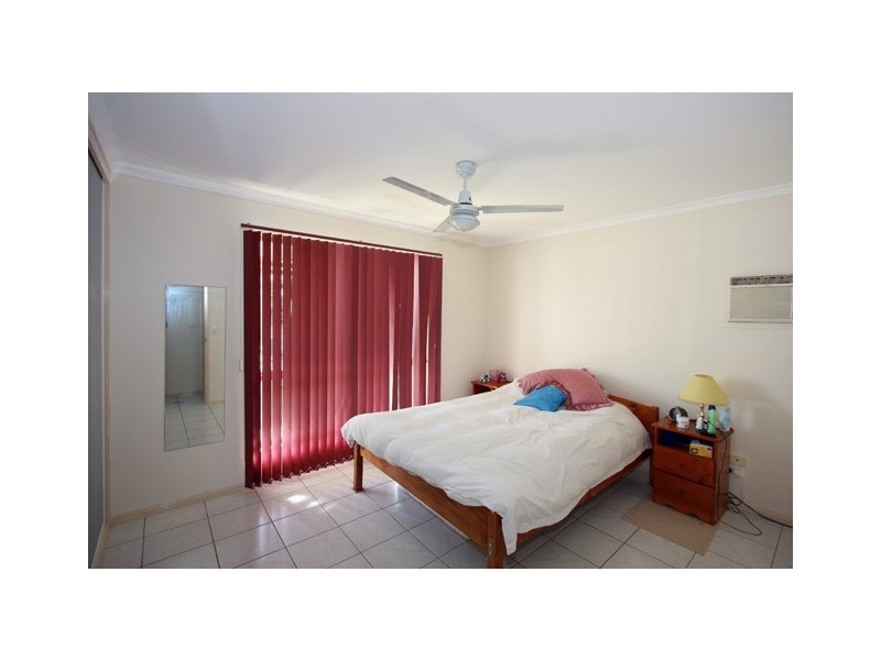 15 TOOHEY CT, Torquay QLD 4655