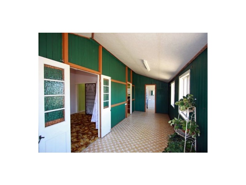3 SMITH ST, Urangan QLD 4655