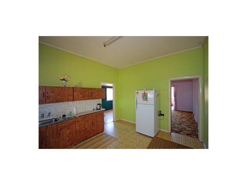 3 SMITH ST, Urangan QLD 4655