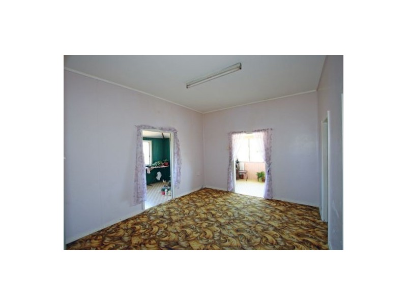 3 SMITH ST, Urangan QLD 4655