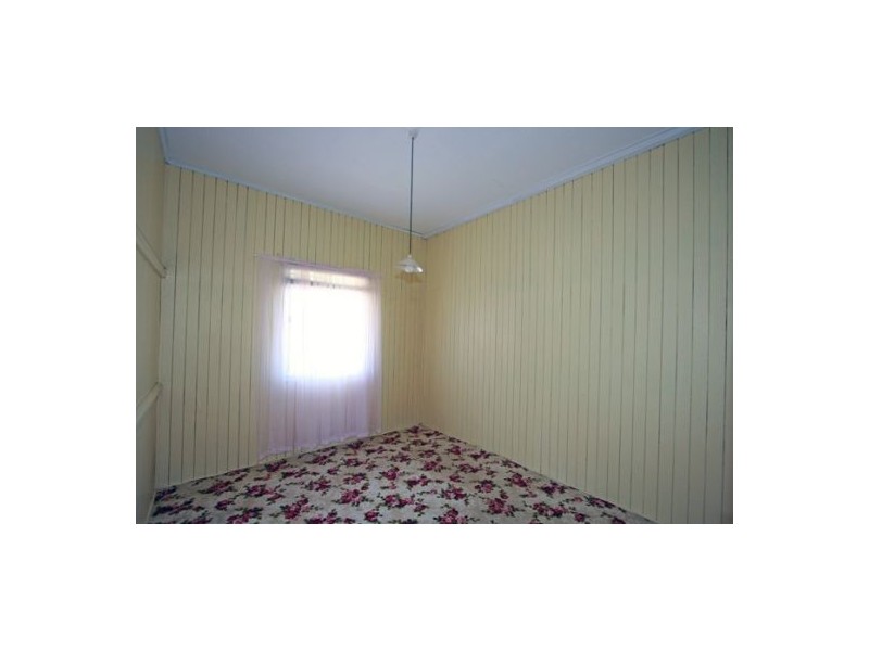3 SMITH ST, Urangan QLD 4655