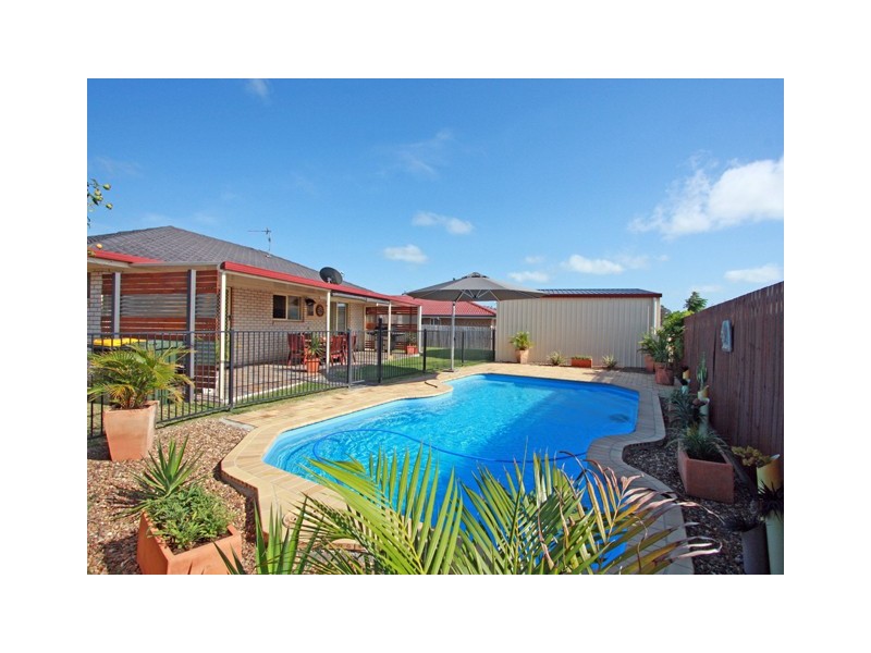 8 Ringtail Way, Urangan QLD 4655